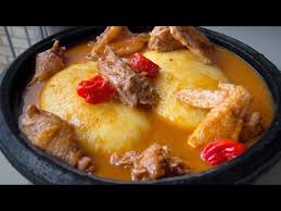 Foufou sauce tomate au poulet